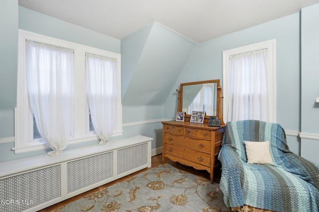 3324 Darlington Road, Ottawa Hills, OH 43606