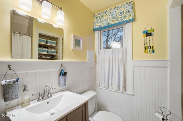 3324 Darlington Road, Ottawa Hills, OH 43606