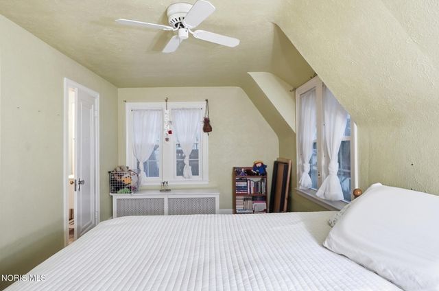 3324 Darlington Road, Ottawa Hills, OH 43606