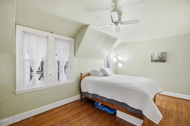 3324 Darlington Road, Ottawa Hills, OH 43606