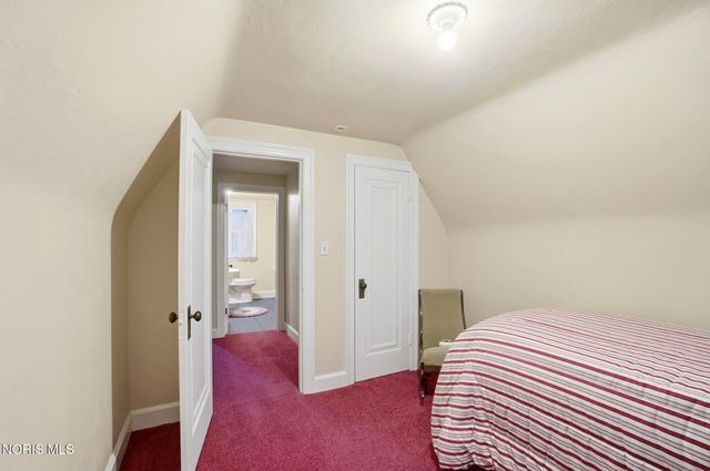 3324 Darlington Road, Ottawa Hills, OH 43606