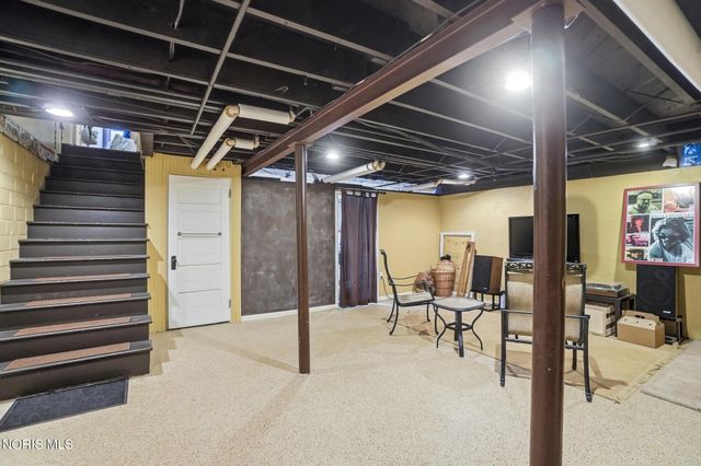 3324 Darlington Road, Ottawa Hills, OH 43606