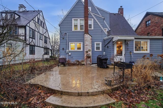 3324 Darlington Road, Ottawa Hills, OH 43606