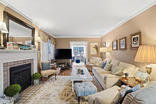 3324 Darlington Road, Ottawa Hills, OH 43606