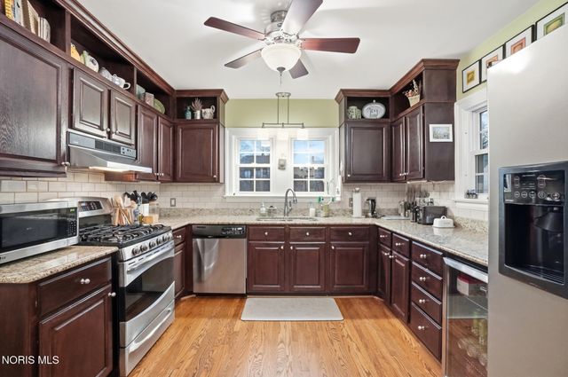 3324 Darlington Road, Ottawa Hills, OH 43606