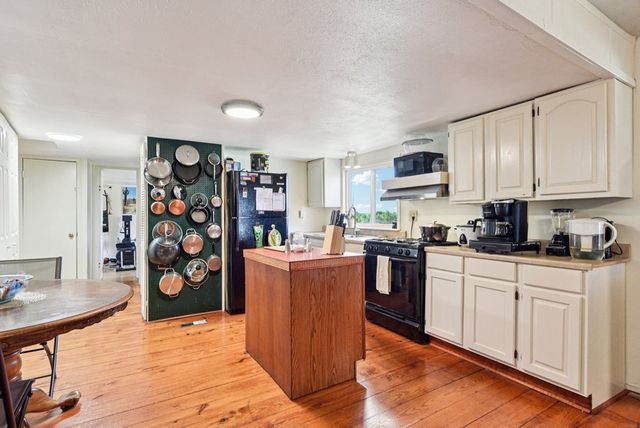 780 Mountain Dr, Kerrville, TX 78028