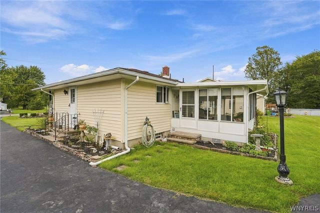 2746 Homeyer Road, Wheatfield, NY 14120
