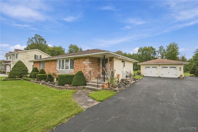 2746 Homeyer Road, Wheatfield, NY 14120