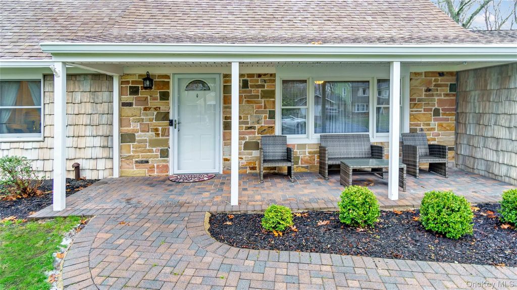 33 Spencer Lane, Stony Brook, NY 11790 — photo 3