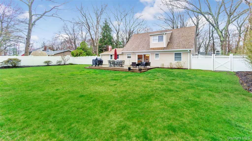 33 Spencer Lane, Stony Brook, NY 11790 — photo 5