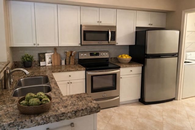 11780 Saint Andrews Place 105, Wellington, FL 33414