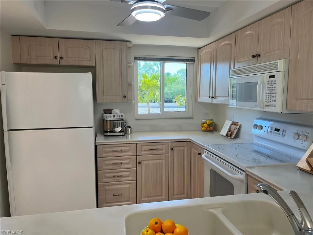 7402 Lake Breeze DR 202, FORT MYERS, FL 33907 — photo 3