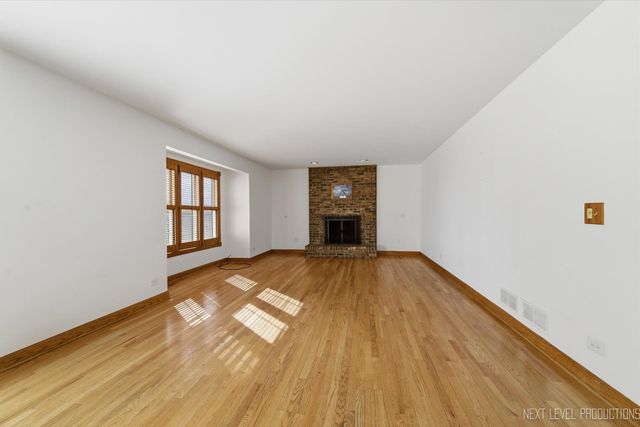 2N879 Howard Road, Maple Park, IL 60151