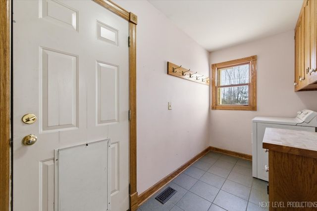 2N879 Howard Road, Maple Park, IL 60151