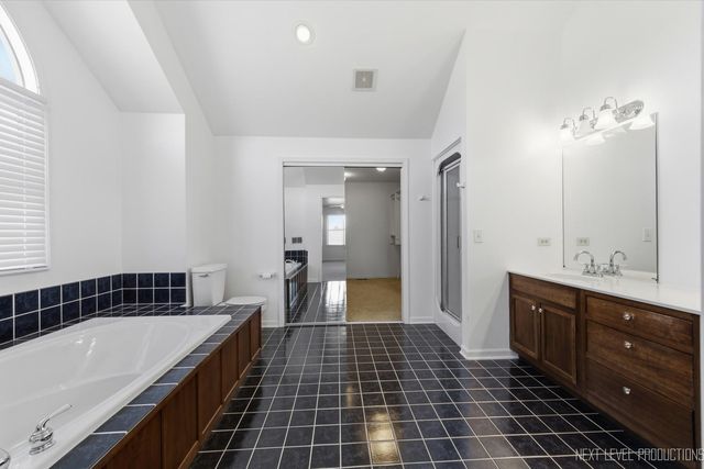 2N879 Howard Road, Maple Park, IL 60151