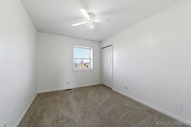 2N879 Howard Road, Maple Park, IL 60151