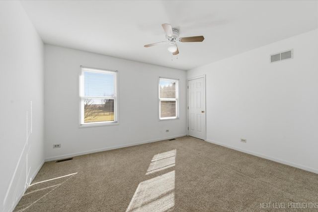 2N879 Howard Road, Maple Park, IL 60151