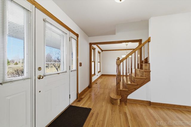 2N879 Howard Road, Maple Park, IL 60151