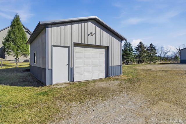 2N879 Howard Road, Maple Park, IL 60151