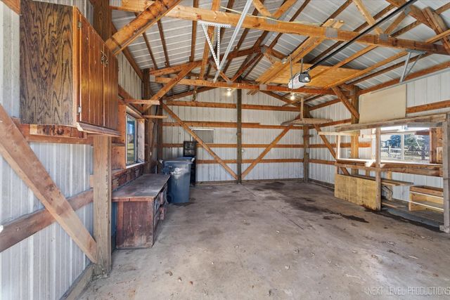 2N879 Howard Road, Maple Park, IL 60151