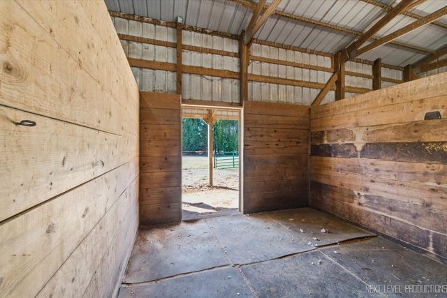 2N879 Howard Road, Maple Park, IL 60151