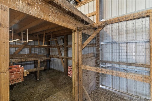 2N879 Howard Road, Maple Park, IL 60151