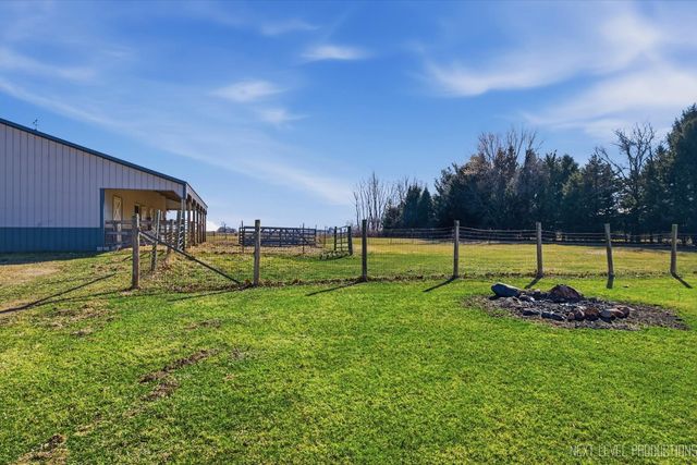 2N879 Howard Road, Maple Park, IL 60151