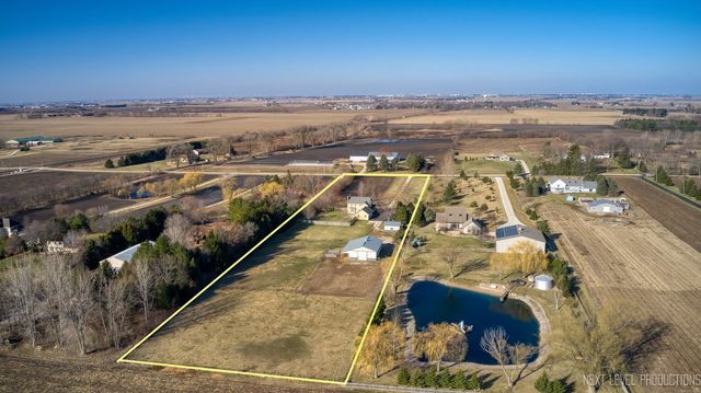 2N879 Howard Road, Maple Park, IL 60151