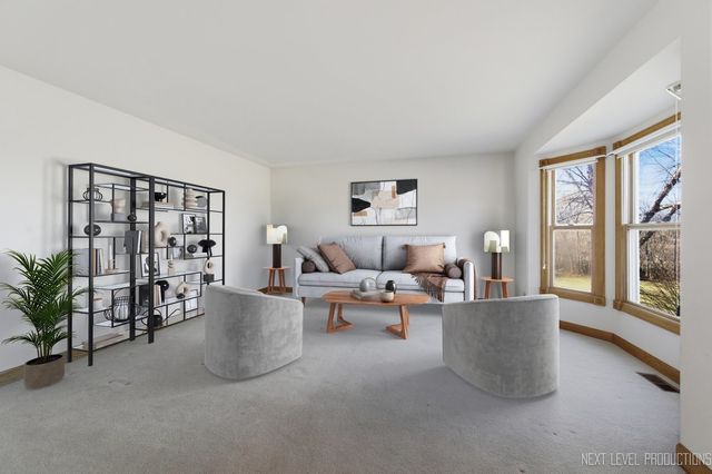 2N879 Howard Road, Maple Park, IL 60151