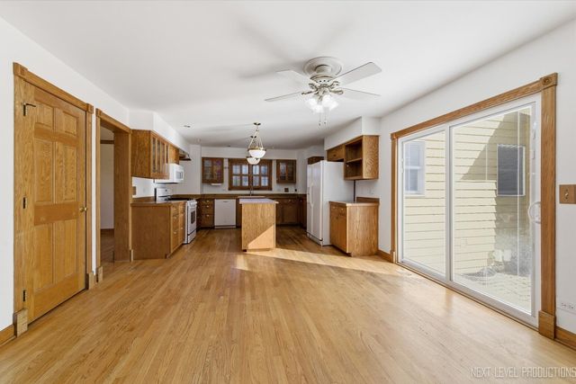 2N879 Howard Road, Maple Park, IL 60151