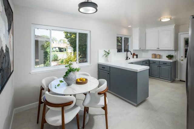 1520 Awalt Court, Los Altos, CA 94024