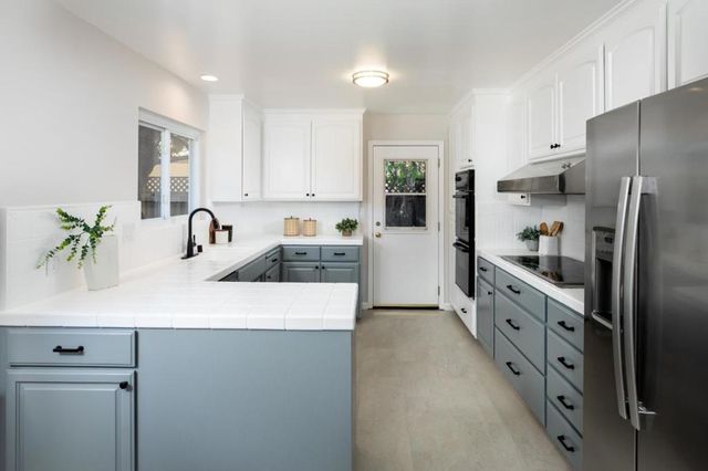 1520 Awalt Court, Los Altos, CA 94024