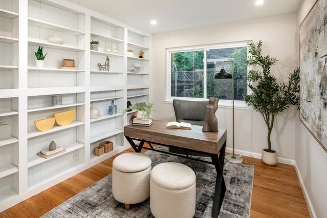 1520 Awalt Court, Los Altos, CA 94024