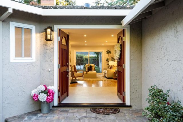 1520 Awalt Court, Los Altos, CA 94024