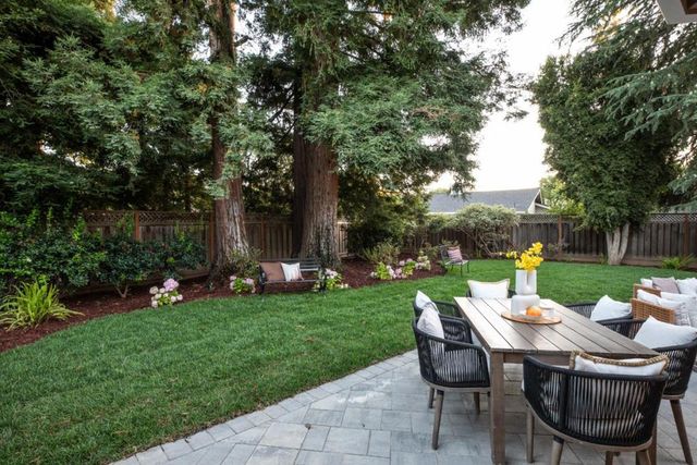 1520 Awalt Court, Los Altos, CA 94024