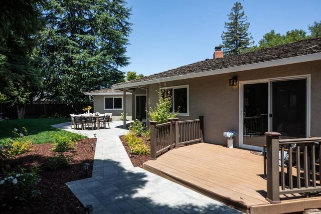 1520 Awalt Court, Los Altos, CA 94024