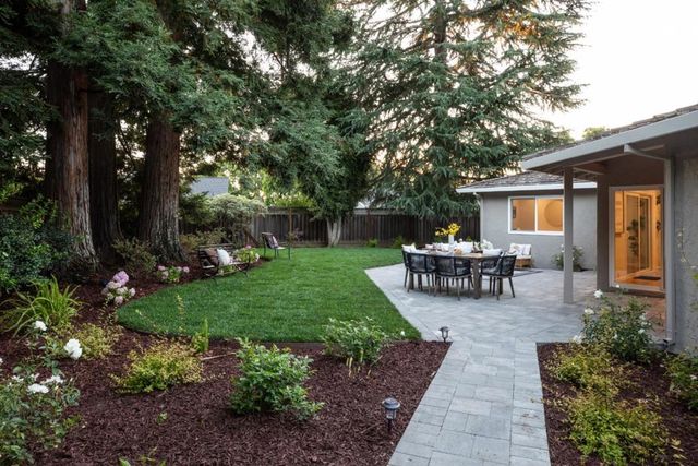 1520 Awalt Court, Los Altos, CA 94024