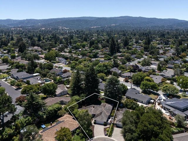 1520 Awalt Court, Los Altos, CA 94024