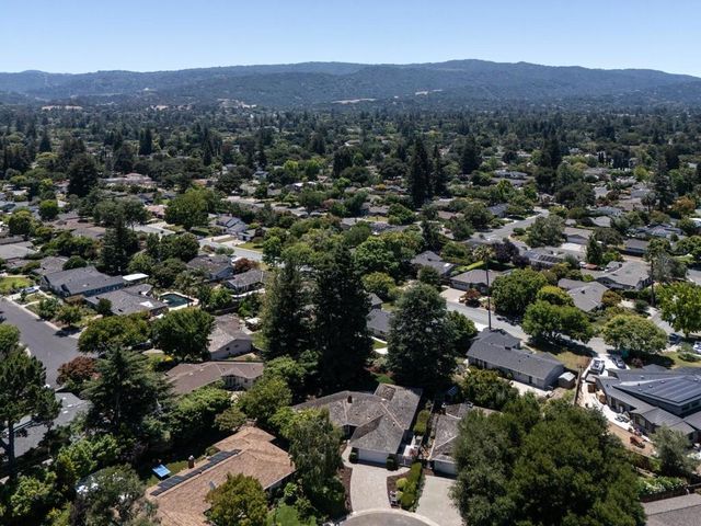 1520 Awalt Court, Los Altos, CA 94024