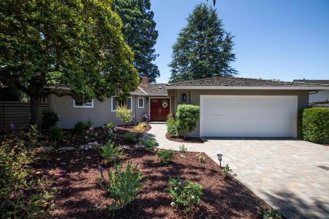 1520 Awalt Court, Los Altos, CA 94024