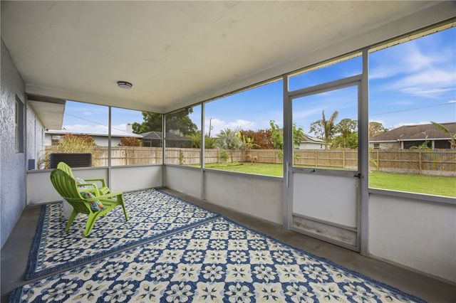 424 Fallon Drive, Port St Lucie, FL 34983