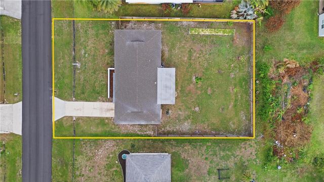 424 Fallon Drive, Port St Lucie, FL 34983