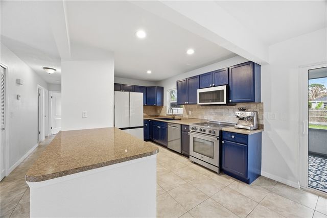 424 Fallon Drive, Port St Lucie, FL 34983