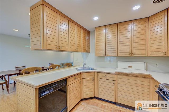 6 Waller Court, South Brunswick, NJ 08824