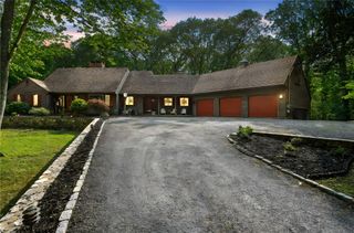 2 Spinney Lane, North Kingstown, RI 02852