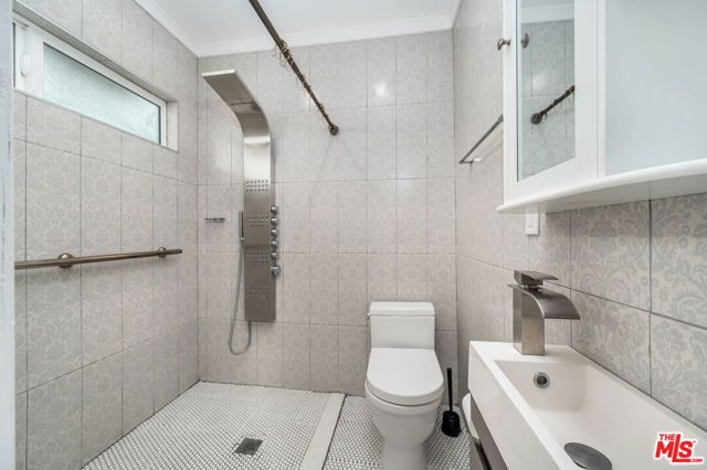 4431 Lynnfield Street, Los Angeles, CA 90032