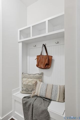 17554 Tree View Ct, Moseley, VA 23120