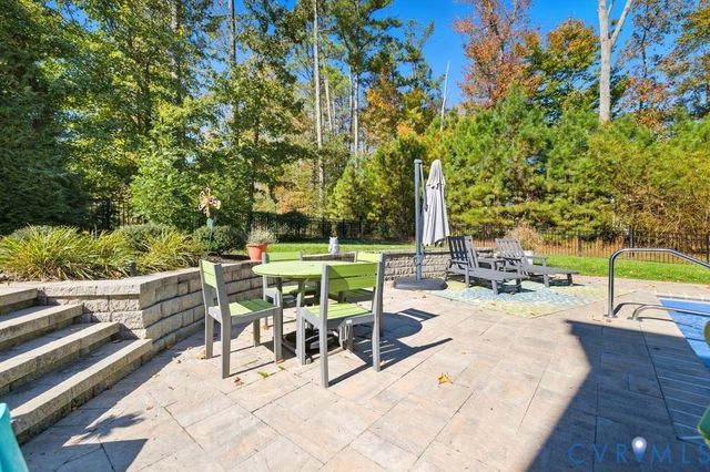 17554 Tree View Ct, Moseley, VA 23120