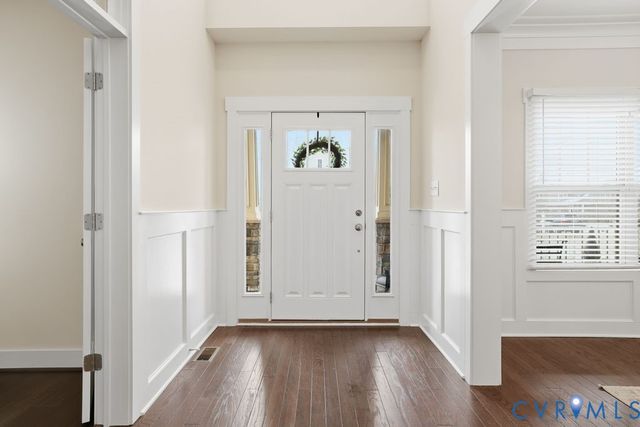 17554 Tree View Ct, Moseley, VA 23120