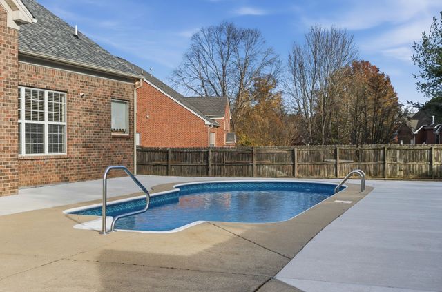 125 Windham Dr, Hendersonville, TN 37075